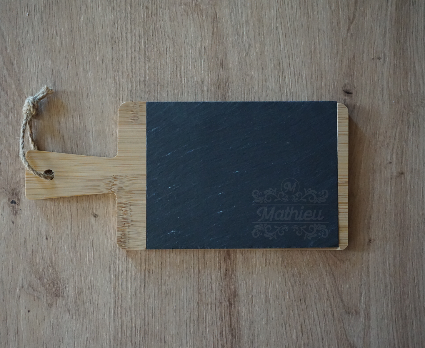 personnalisation gravure planche en bois et ardoise