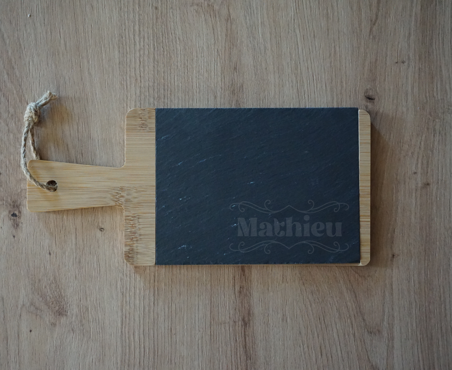 personnalisation gravure planche en bois et ardoise