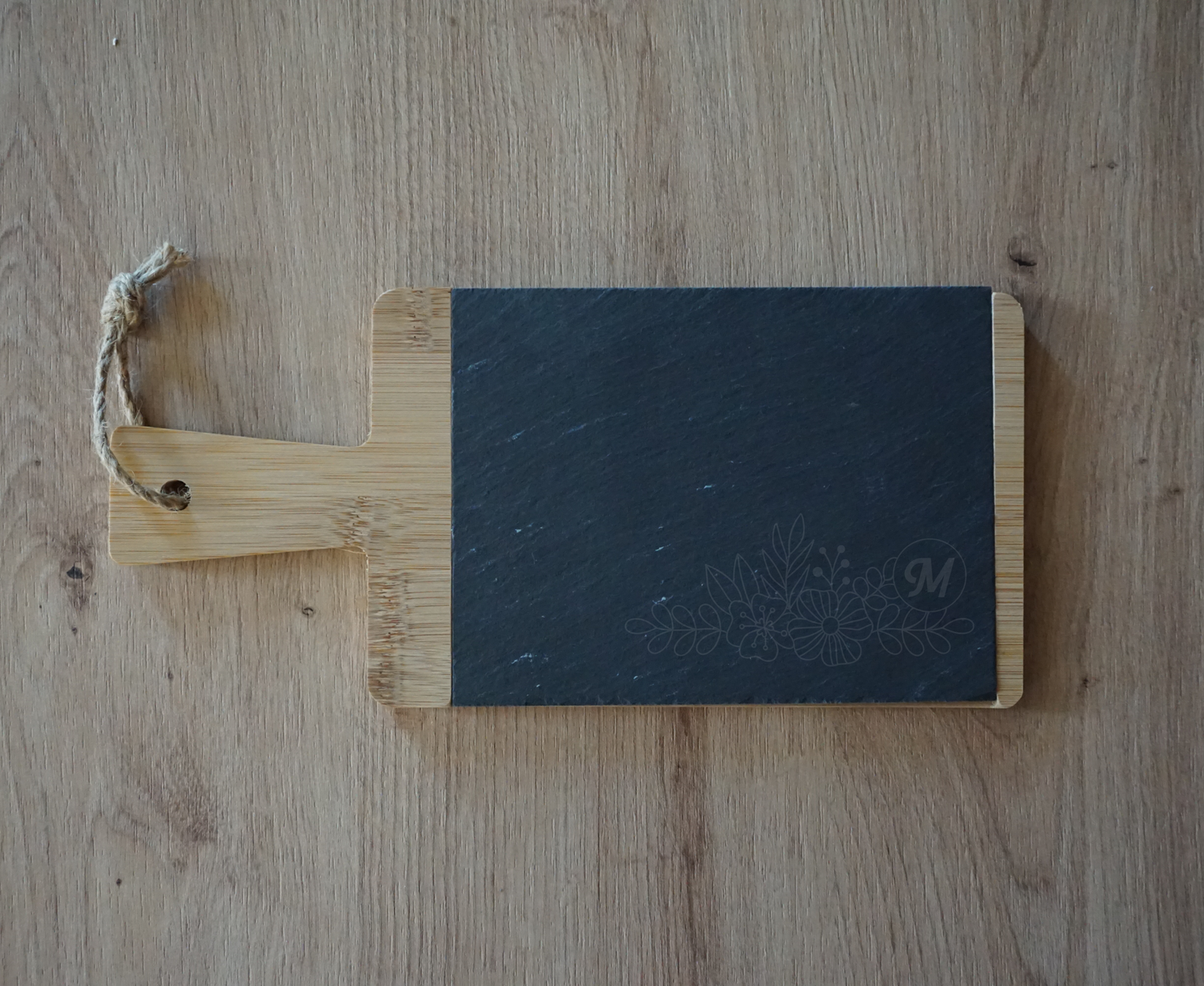 personnalisation gravure planche en bois et ardoise