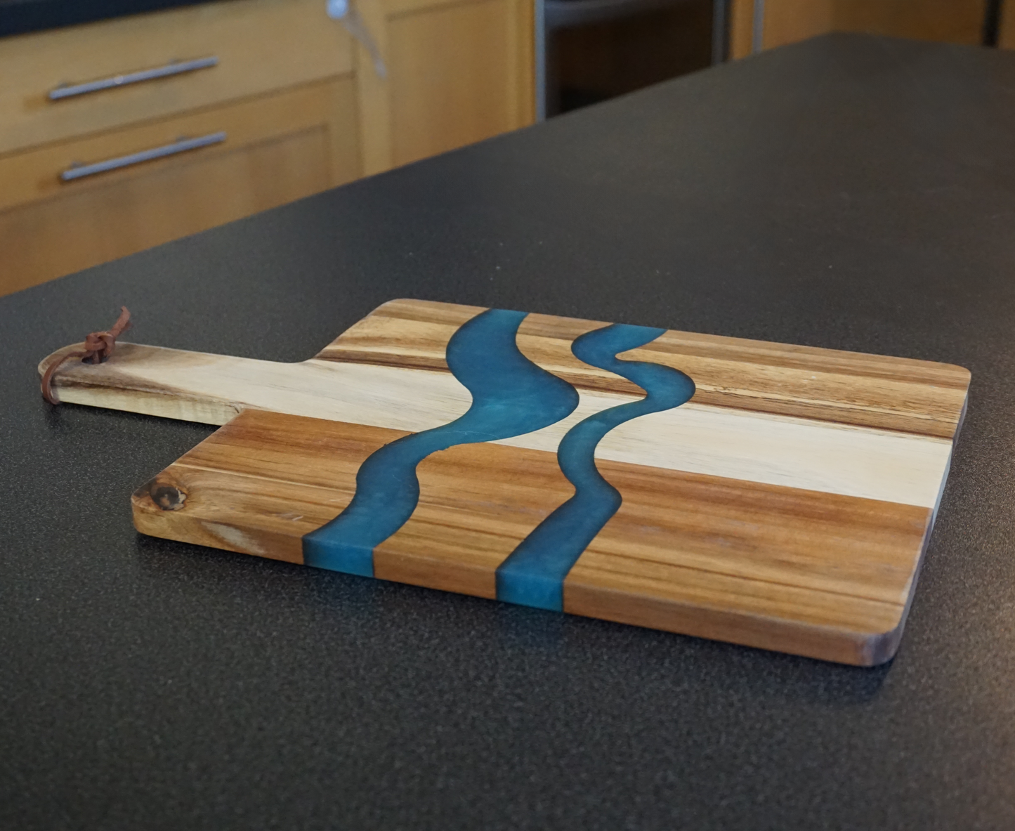 Planche décorative bleu en acacia