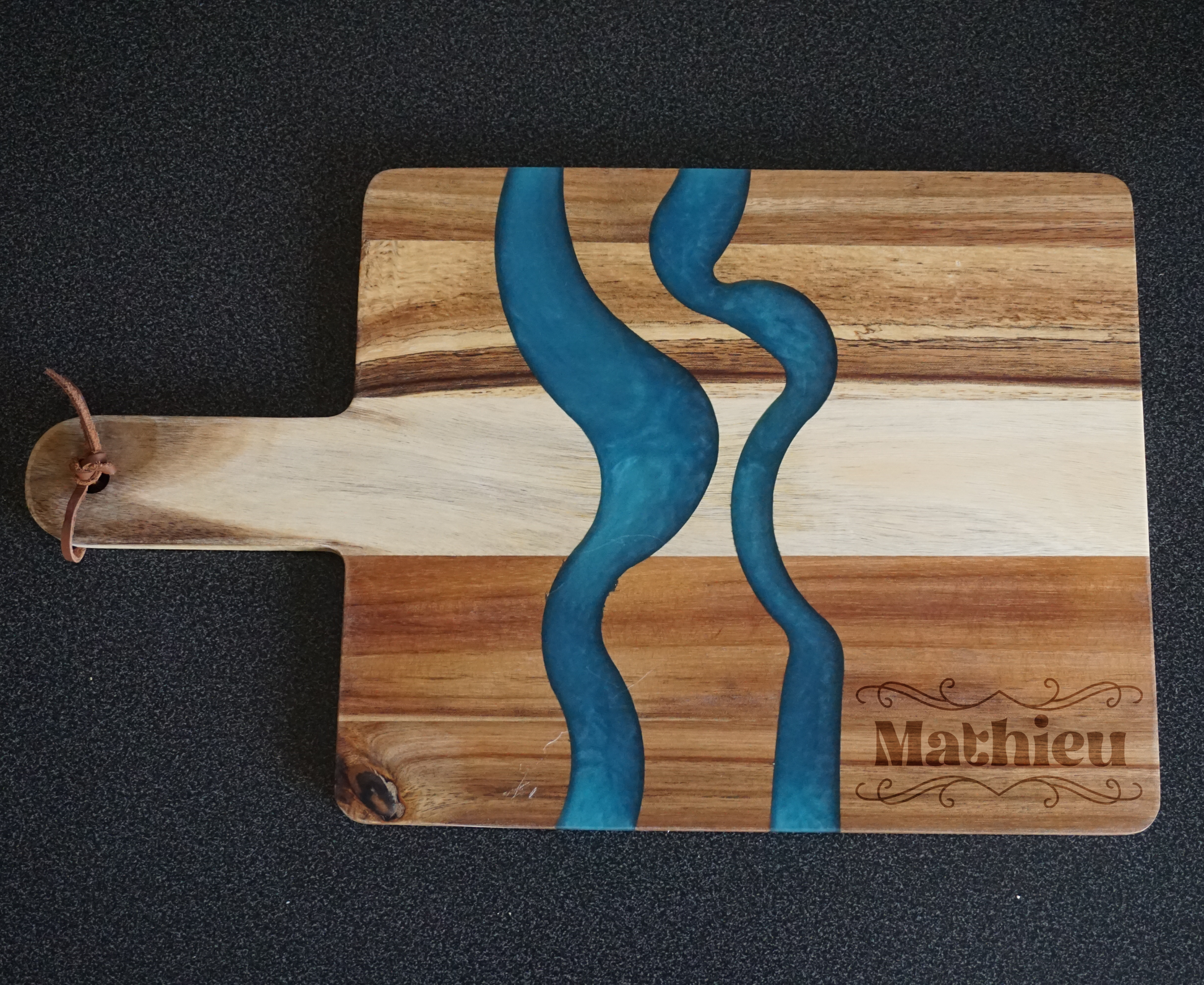 PERSONNALISATION GRAVURE PLANCHE EN BOIS