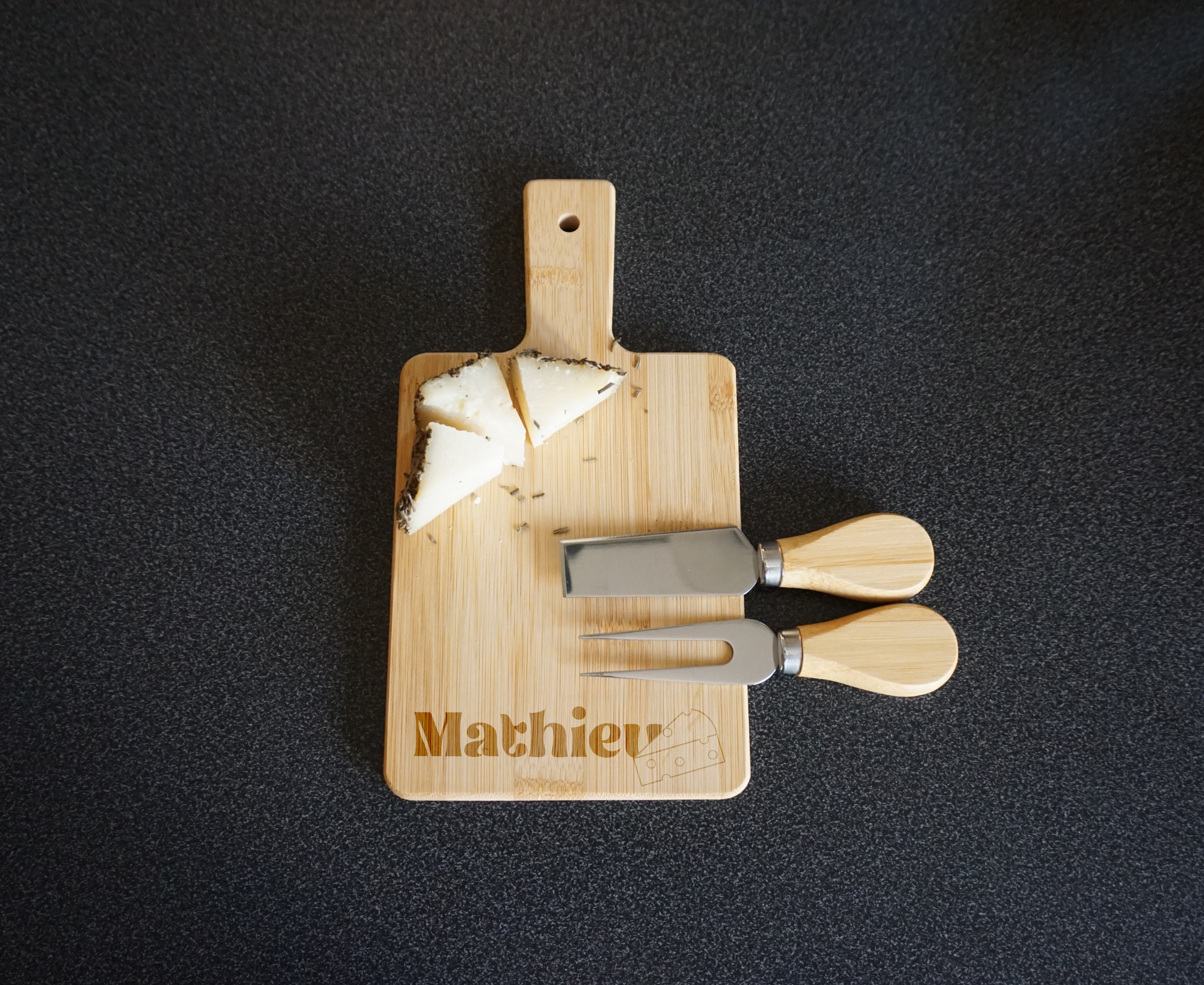 personnalisation gravure planche en bois fromage