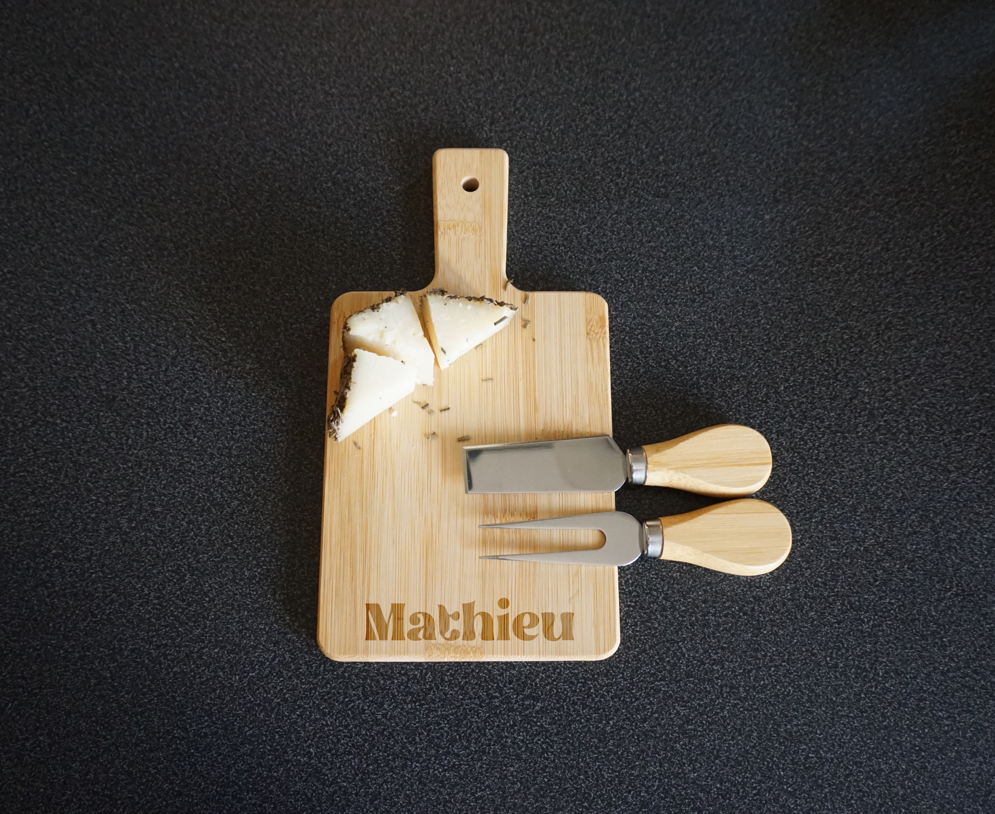 personnalisation gravure planche en bois fromage