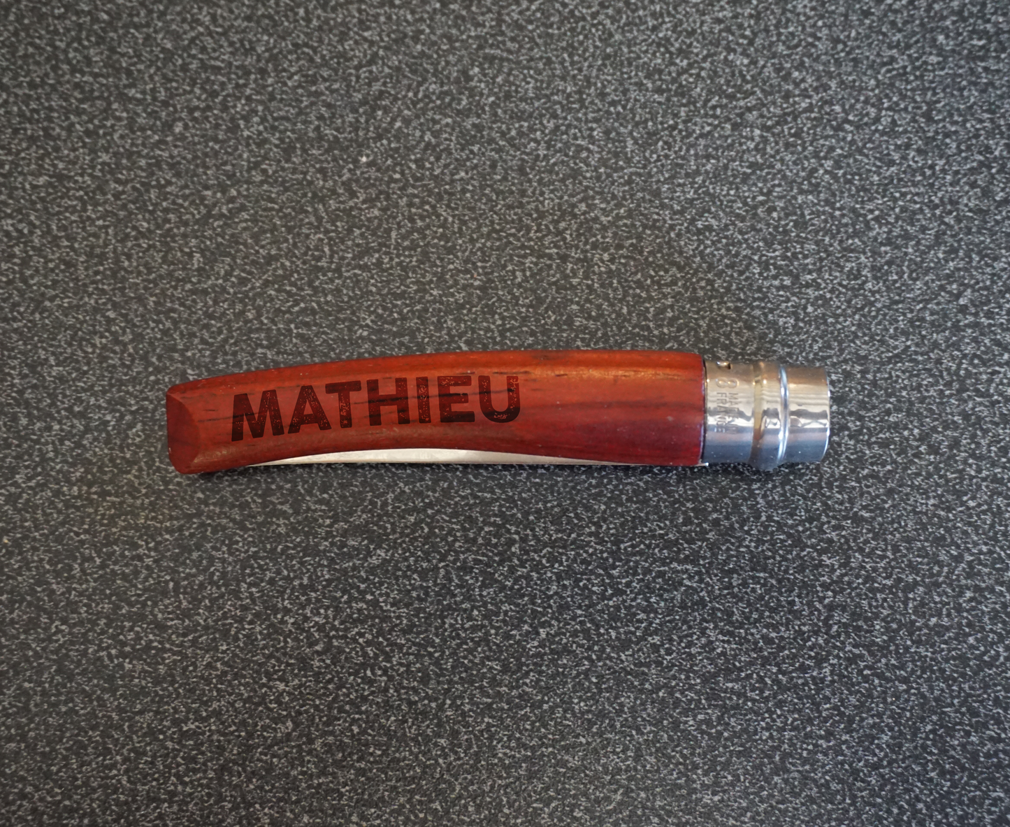 personnalisation gravure opinel en bois